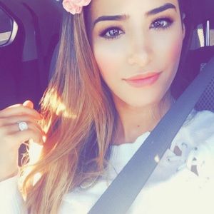 Meet your Posher, Manal